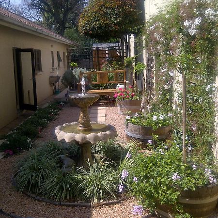 A Hundred Thousand Welcomes B&B Sandton Esterno foto
