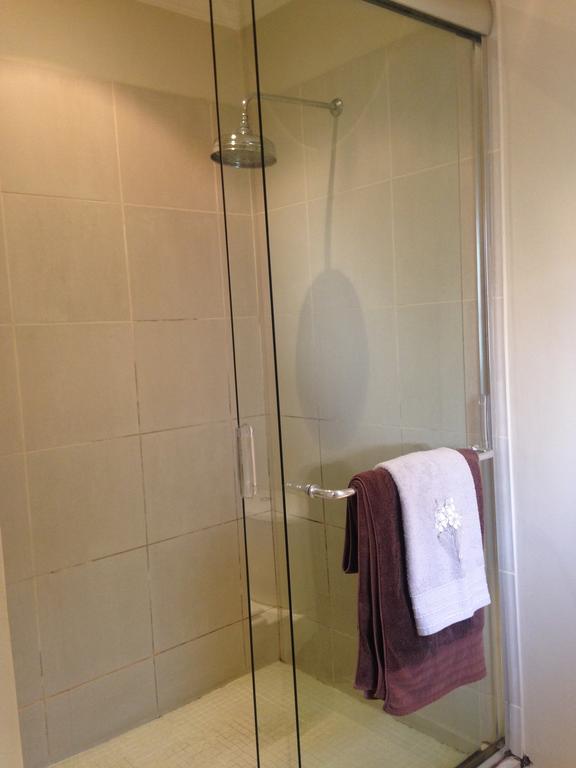 A Hundred Thousand Welcomes B&B Sandton Camera foto