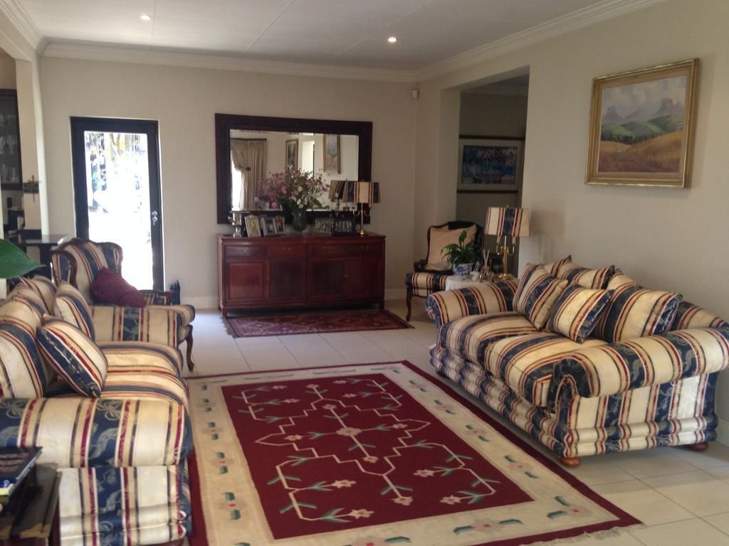 A Hundred Thousand Welcomes B&B Sandton Esterno foto