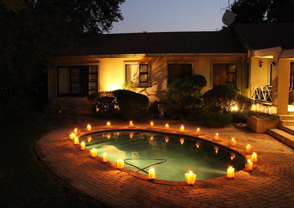 A Hundred Thousand Welcomes B&B Sandton Esterno foto