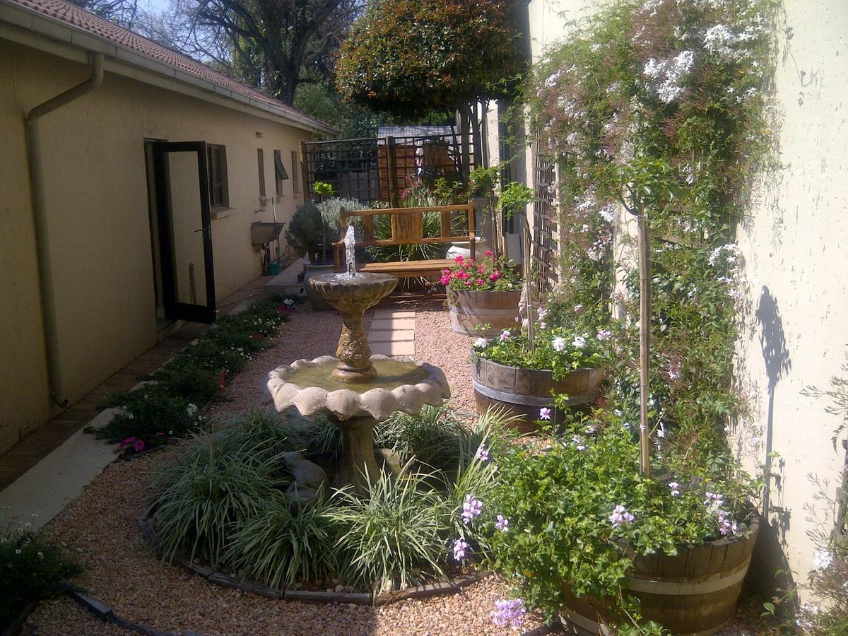 A Hundred Thousand Welcomes B&B Sandton Esterno foto